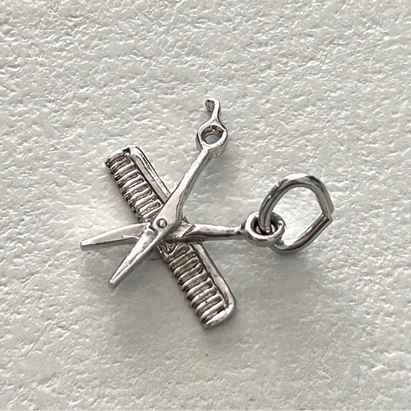 Scissors And Comb Sterling Silver Charm Signed Barber Hairdresser Gift - Picture 2 of 8
